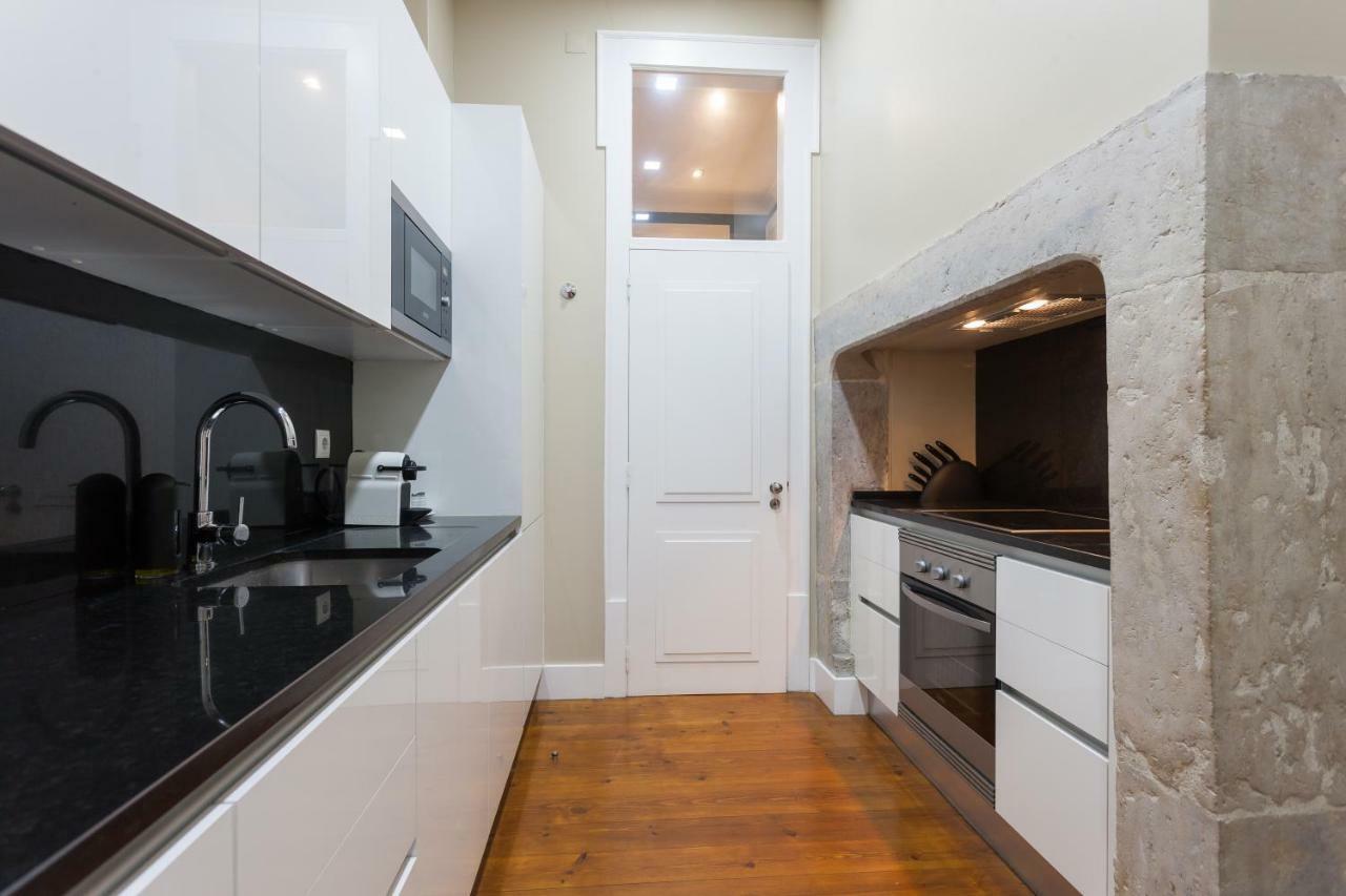 Baixa Vintage Three-Bedroom Apartment - By Lu Holidays Лиссабон Экстерьер фото