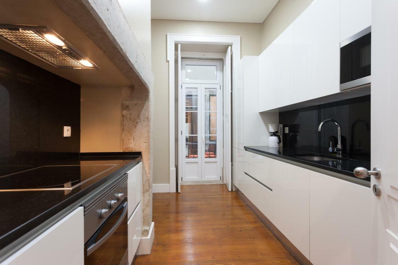 Baixa Vintage Three-Bedroom Apartment - By Lu Holidays Лиссабон Экстерьер фото